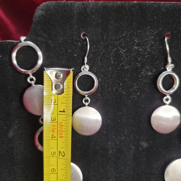 Sterling silver circles necklace and earring set - Picture 6 of 8